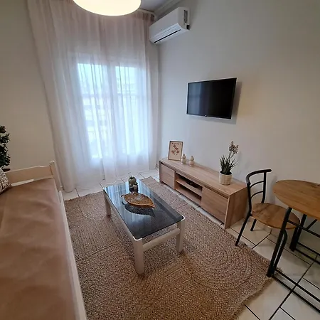 Finikas R205 アパート コルフ島